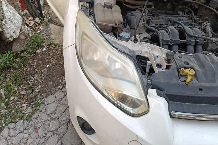 Used Ford Focus 2015 Sedan 1.6L Manual Comfort Model Right Front Headlight