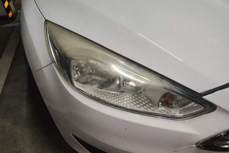 Used Ford Focus 2015 Sedan 1.6L Manual Comfort Model Right Front Headlight