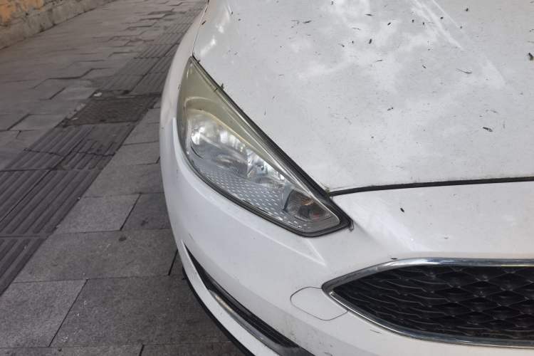 Used Ford Focus 2015 Hatchback 1.6L Automatic Fashion Edition Right Front Headlight