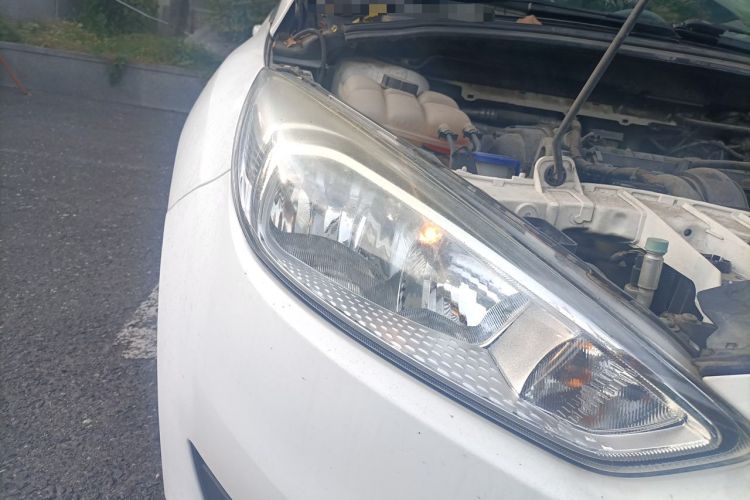 Used Ford Focus 2015 Sedan 1.6L Automatic Trend Model Right Front Headlight