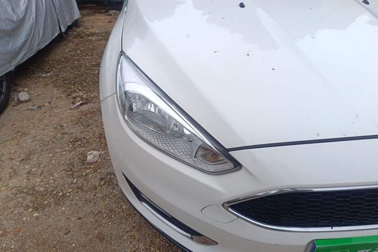 Used Ford Focus 2015 Hatchback EcoBoost 180 Automatic Elite Model Right Front Headlight