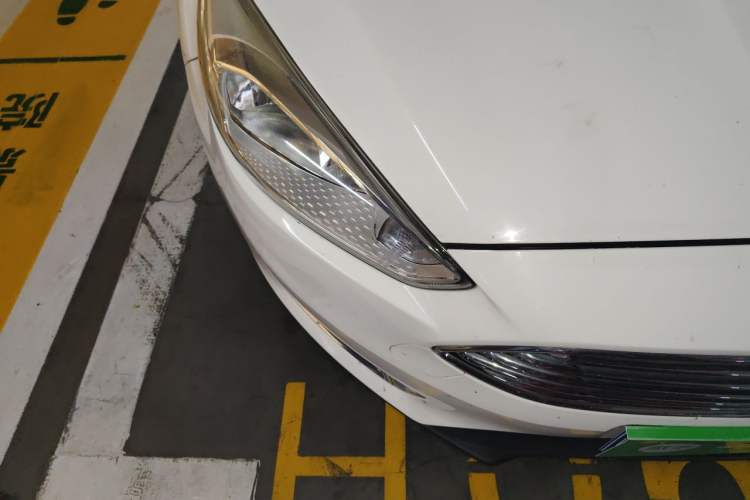 Used Ford Focus 2015 Sedan 1.6L Automatic Trend Model Right Front Headlight