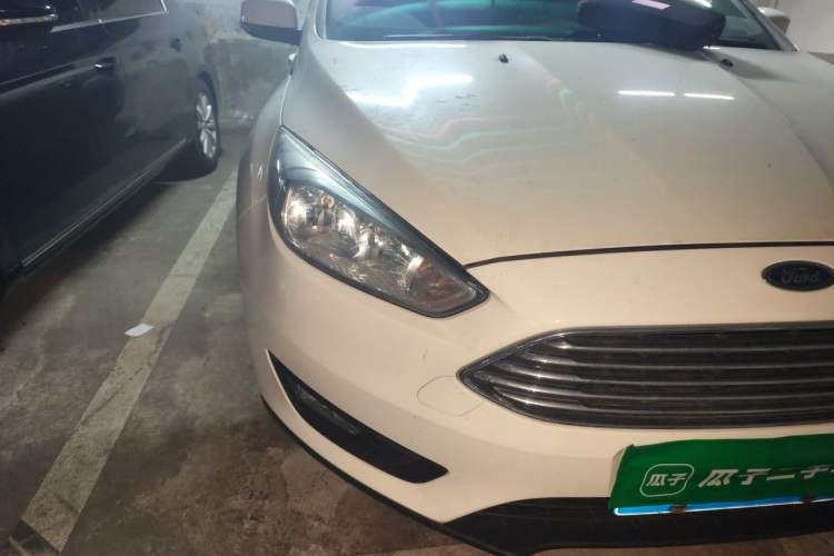 Used Ford Focus 2015 Sedan 1.6L Automatic Comfort Model Right Front Headlight