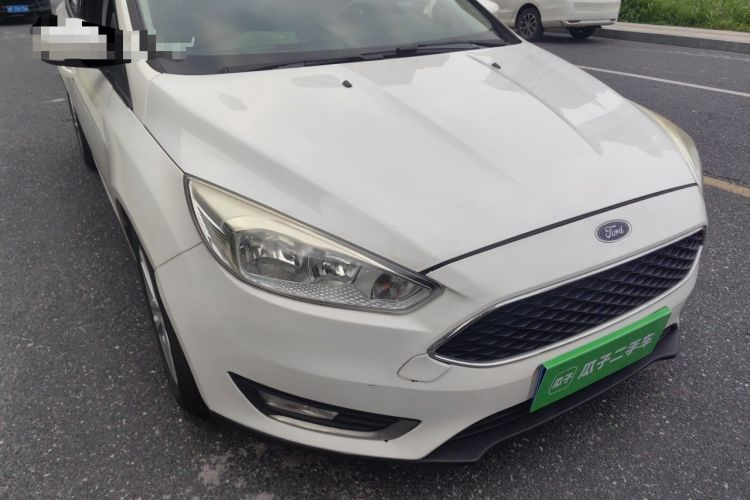 Used Ford Focus 2015 Hatchback EcoBoost 125 Automatic Supreme Style Edition Right Front Headlight