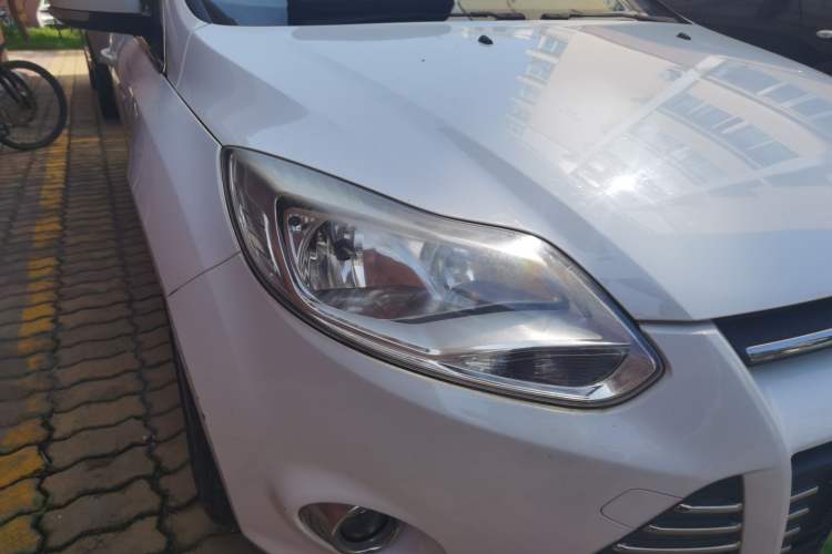 Used Ford Focus 2015 Sedan 1.6L Automatic Trend Model Right Front Headlight