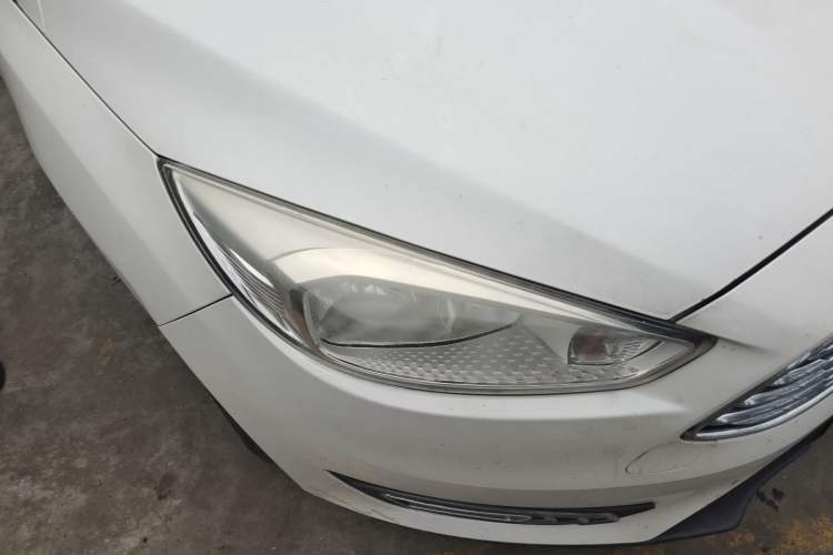 Used Ford Focus 2015 Sedan 1.6L Automatic Comfort Model Right Front Headlight