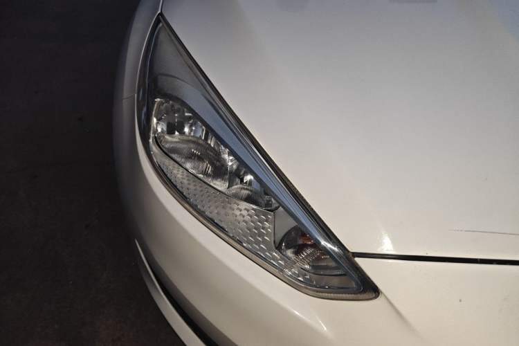 Used Ford Focus 2015 Sedan 1.6L Automatic Trend Model Right Front Headlight