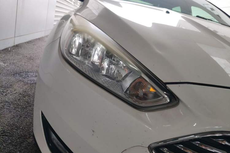 Used Ford Focus 2015 Sedan 1.6L Manual Comfort Model Right Front Headlight