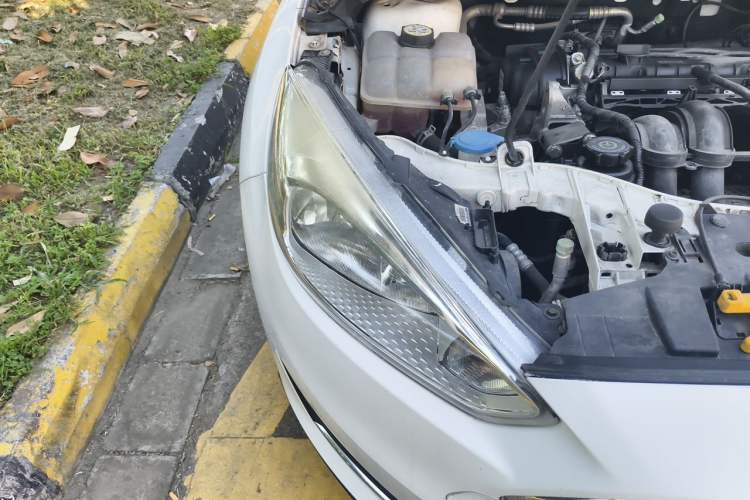 Used Ford Focus 2015 Hatchback 1.6L Automatic Fashion Edition Right Front Headlight