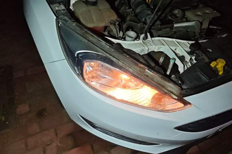 Used Ford Focus 2015 Sedan EcoBoost 125 Automatic Supreme Style Edition Right Front Headlight