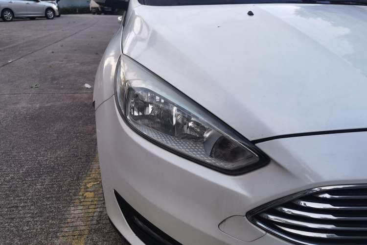 Used Ford Focus 2015 Sedan 1.6L Automatic Comfort Model Right Front Headlight