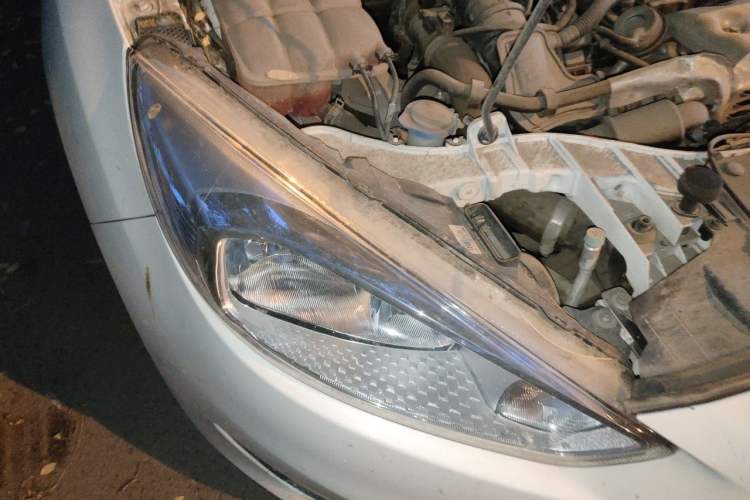 Used Ford Focus 2015 Hatchback EcoBoost 125 Automatic Supreme Style Edition Right Front Headlight