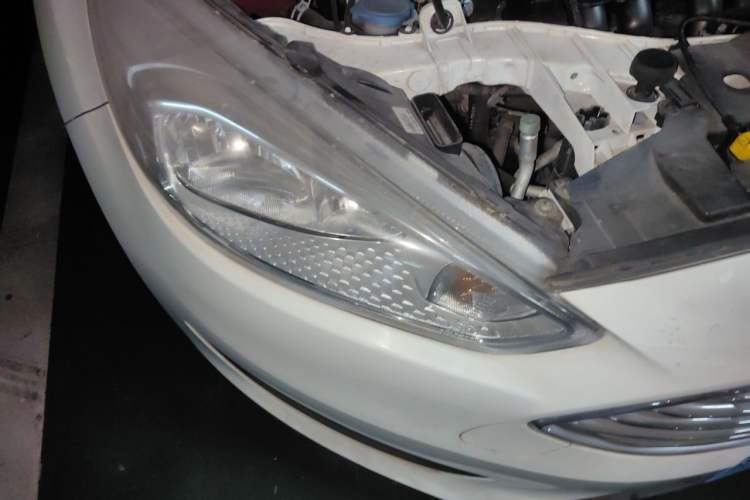 Used Ford Focus 2015 Sedan 1.6L Automatic Comfort Model Right Front Headlight