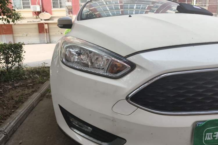 Used Ford Focus 2015 Sedan 1.6L Automatic Trend Model Right Front Headlight