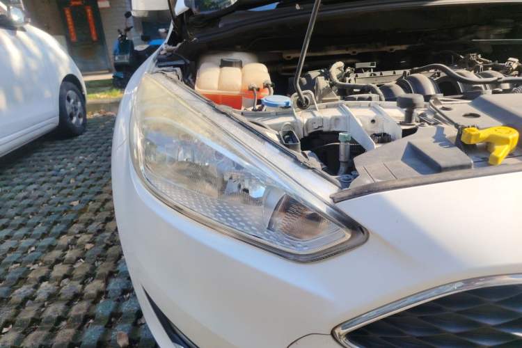 Used Ford Focus 2015 Hatchback 1.6L Automatic Fashion Edition Right Front Headlight