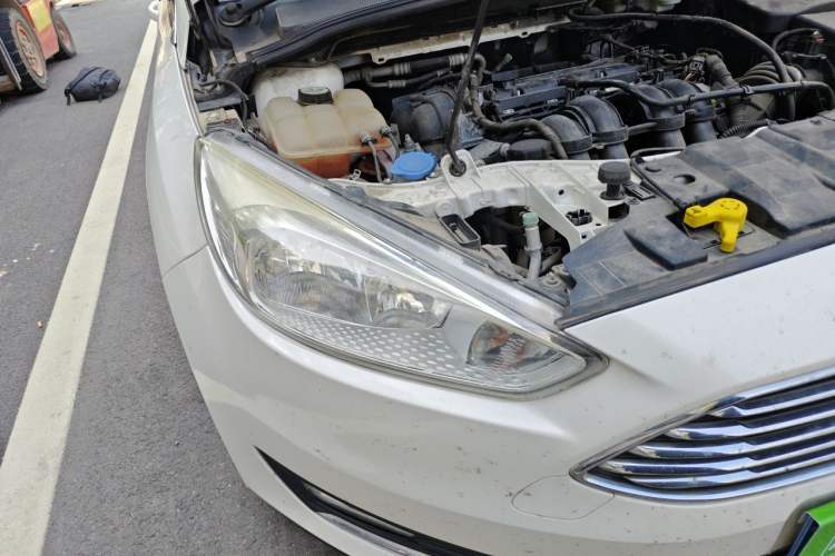 Used Ford Focus 2015 Sedan 1.6L Automatic Trend Model Right Front Headlight