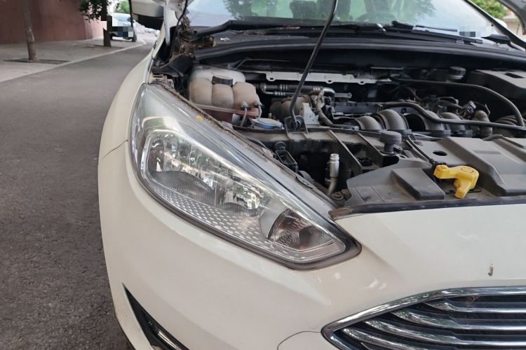 Used Ford Focus 2015 Sedan 1.6L Automatic Trend Model Right Front Headlight