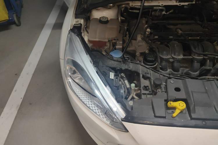 Used Ford Focus 2015 Sedan 1.6L Automatic Comfort Model Right Front Headlight