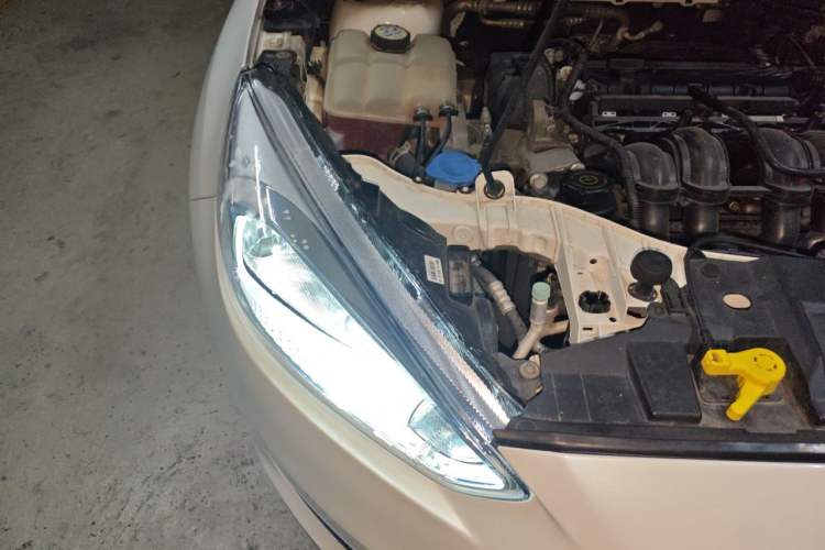 Used Ford Focus 2015 Sedan 1.6L Automatic Comfort Model Right Front Headlight