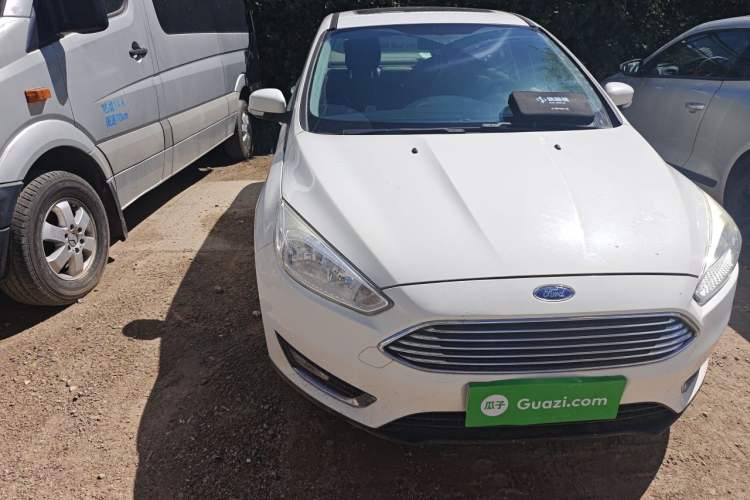 Used Ford Focus 2015 Sedan EcoBoost 125 Automatic Supreme Style Edition Right Front Headlight
