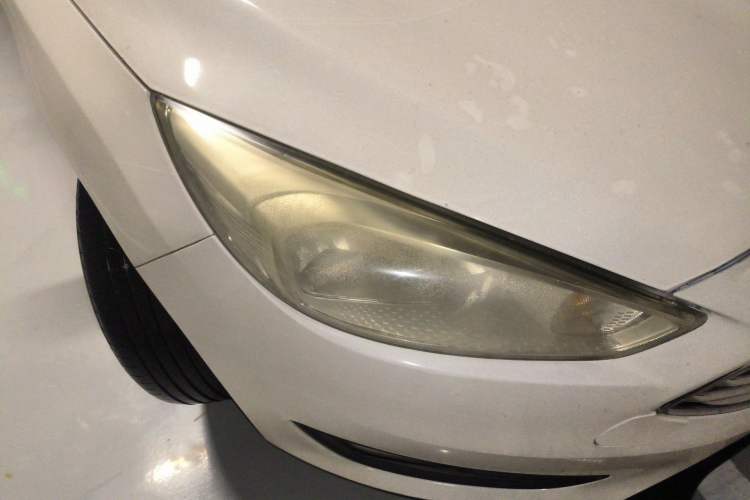Used Ford Focus 2015 Sedan 1.6L Automatic Comfort Model Right Front Headlight