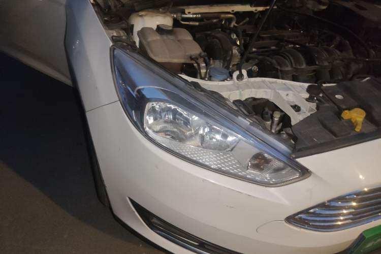 Used Ford Focus 2015 Sedan 1.6L Automatic Trend Model Right Front Headlight