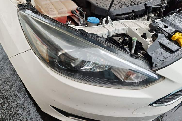 Used Ford Focus 2015 Hatchback EcoBoost 180 Automatic Elite Model Right Front Headlight