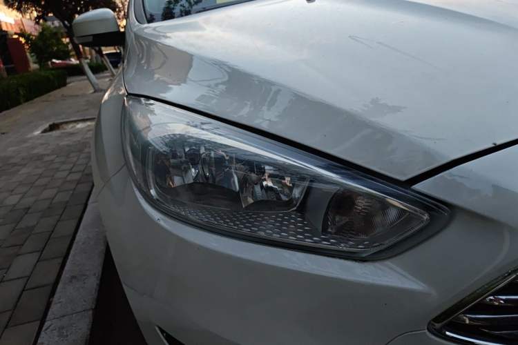 Used Ford Focus 2015 Sedan 1.6L Automatic Comfort Model Right Front Headlight