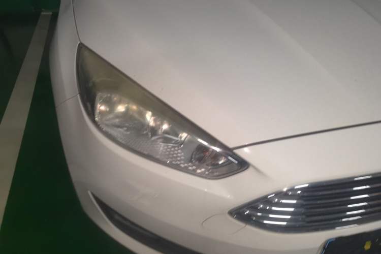 Used Ford Focus 2015 Sedan 1.6L Automatic Comfort Model Right Front Headlight