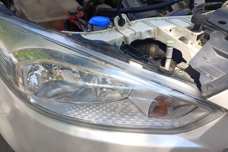 Used Ford Focus 2015 Sedan EcoBoost 125 Automatic Supreme Style Edition Right Front Headlight