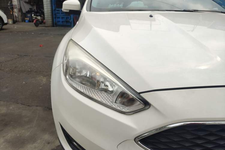 Used Ford Focus 2015 Hatchback EcoBoost 180 Automatic Elite Model Right Front Headlight