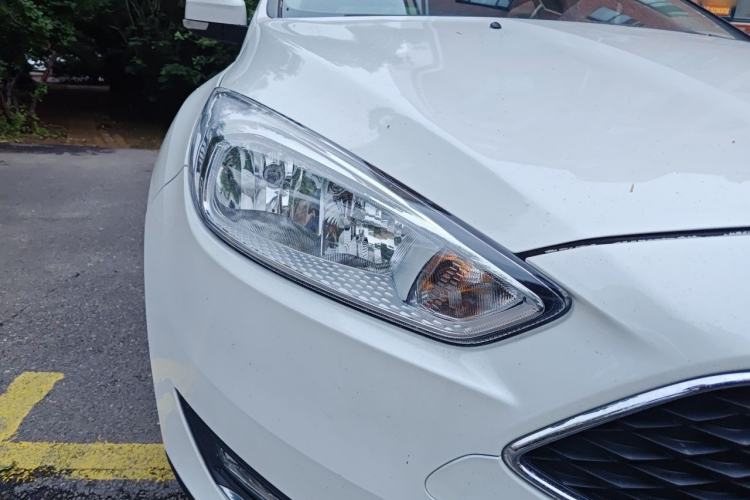 Used Ford Focus 2015 Hatchback 1.6L Manual Fashion Edition Right Front Headlight