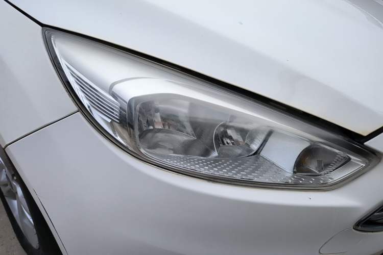Used Ford Focus 2015 Sedan 1.6L Automatic Comfort Model Right Front Headlight