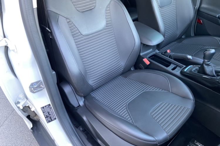Used Ford Focus 2015 Hatchback 1.6L Manual Fashion Edition Right Front Seat