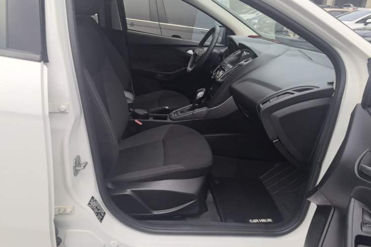 Used Ford Focus 2015 Hatchback 1.6L Automatic Comfort Model Right Front Seat
