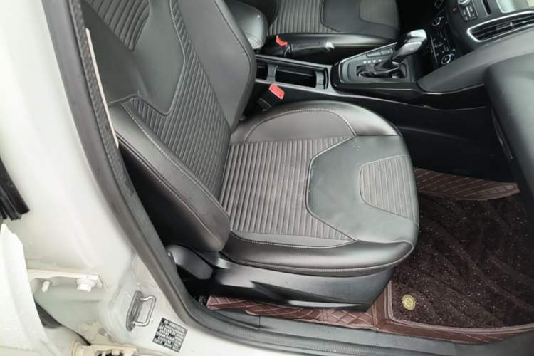 Used Ford Focus 2015 Sedan EcoBoost 180 Automatic Elite Model Right Front Seat