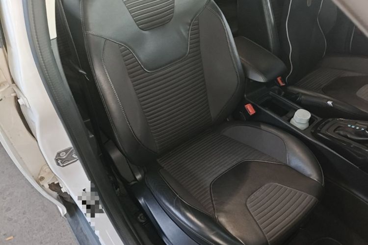 Used Ford Focus 2015 Hatchback EcoBoost 125 Automatic Supreme Style Edition Right Front Seat