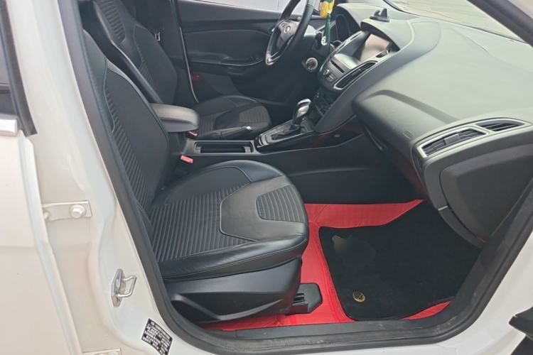Used Ford Focus 2015 Sedan EcoBoost 180 Automatic Elite Model Right Front Seat