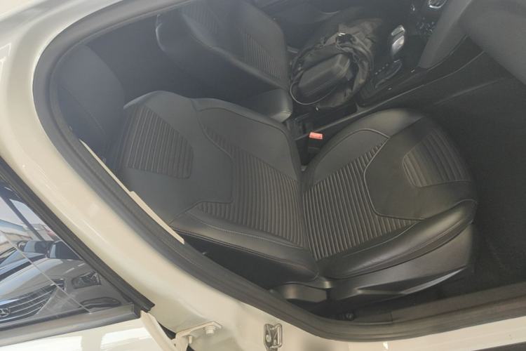 Used Ford Focus 2015 Hatchback 1.6L Automatic Fashion Edition Right Front Seat