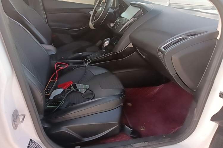Used Ford Focus 2015 Hatchback 1.6L Automatic Fashion Edition Right Front Seat