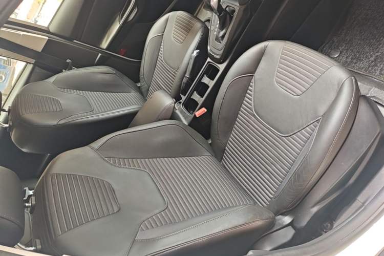 Used Ford Focus 2015 Hatchback 1.6L Automatic Fashion Edition Right Front Seat