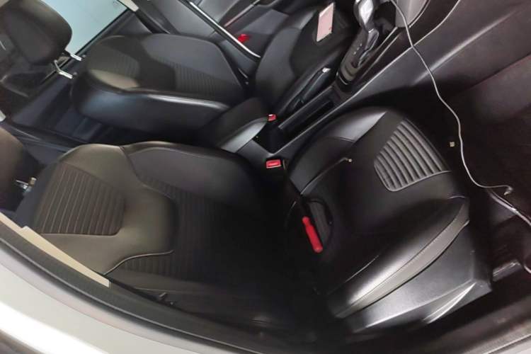 Used Ford Focus 2015 Hatchback 1.6L Automatic Fashion Edition Right Front Seat