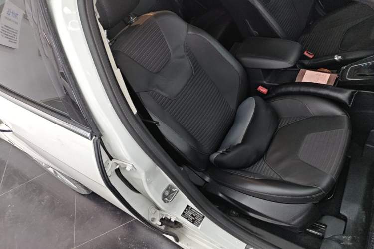 Used Ford Focus 2015 Hatchback EcoBoost 180 Automatic Sport Model Right Front Seat