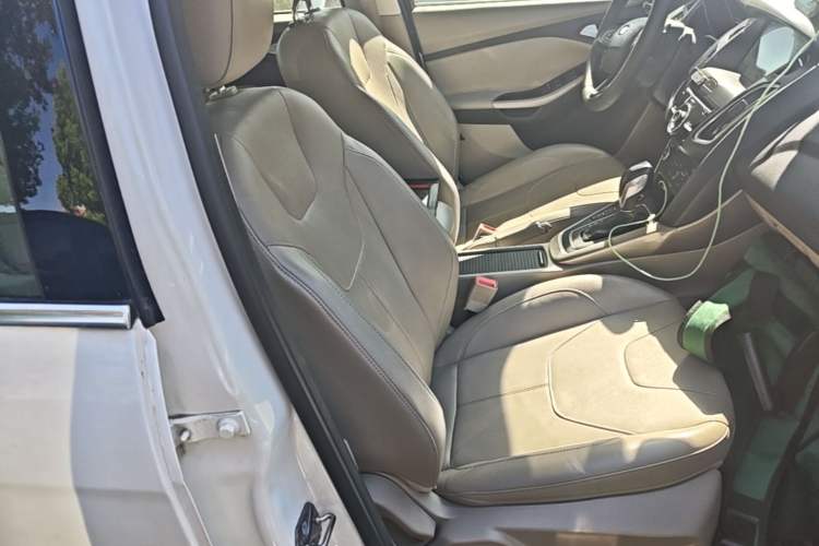 Used Ford Focus 2015 Sedan EcoBoost 180 Automatic Flagship Model Right Front Seat