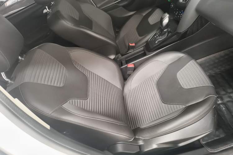 Used Ford Focus 2015 Hatchback 1.6L Automatic Fashion Edition Right Front Seat