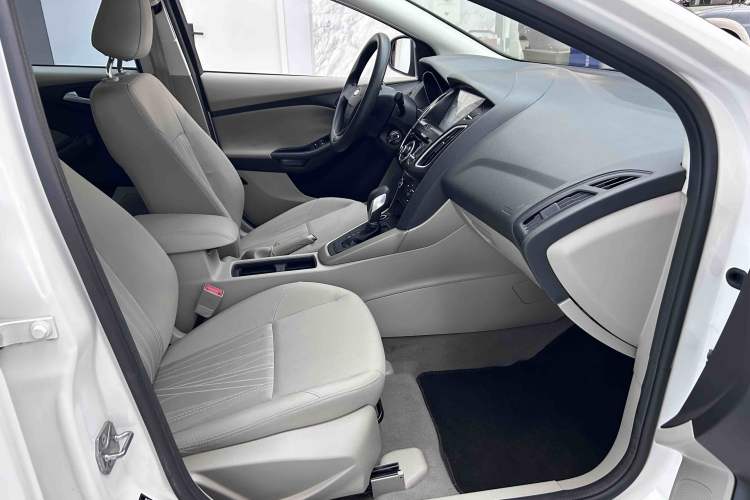 Used Ford Focus 2015 Sedan 1.6L Automatic Comfort Model Right Front Seat