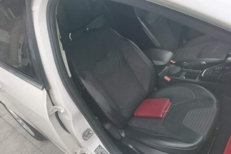 Used Ford Focus 2015 Hatchback EcoBoost 180 Automatic Elite Model Right Front Seat