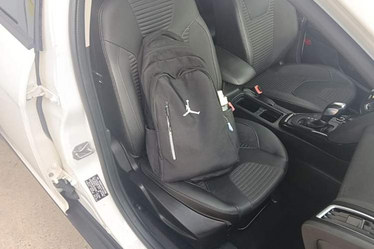 Used Ford Focus 2015 Hatchback 1.6L Automatic Fashion Edition Right Front Seat