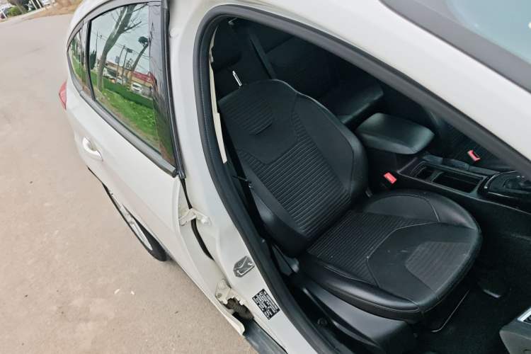Used Ford Focus 2015 Hatchback 1.6L Automatic Fashion Edition Right Front Seat