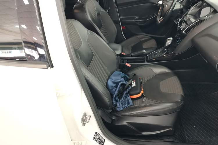 Used Ford Focus 2015 Sedan 1.6L Automatic Trend Model Right Front Seat